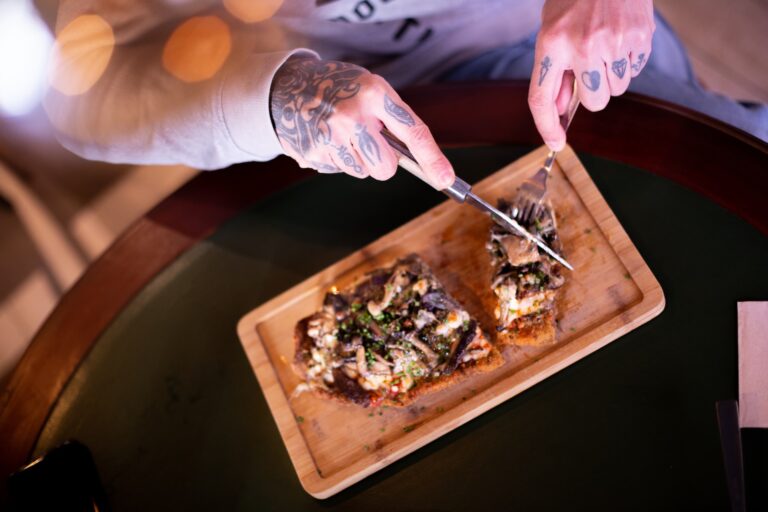 Read more about the article The Complete Guide to Food Wars Hentai